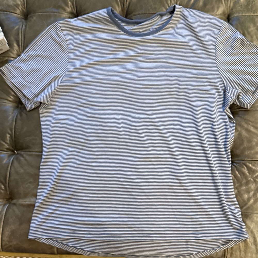🍋Lululemon XXL Classic Striped Blue Men's Shirt